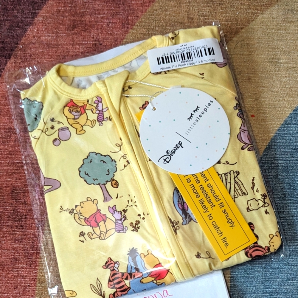 Little sleepies Disney Pooh zippy